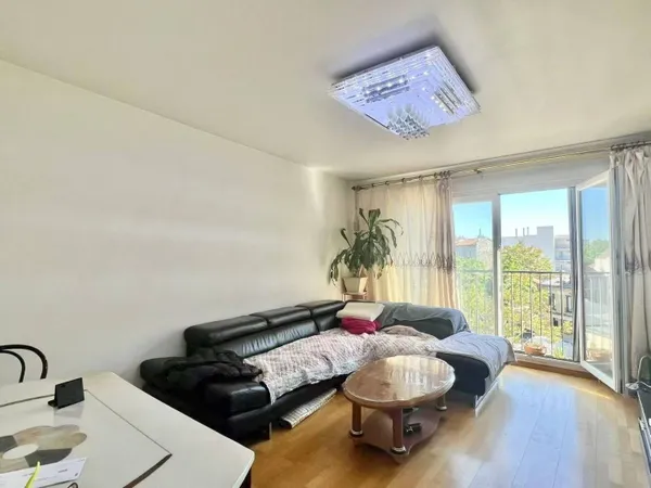 Studio 3 pièces 65 m²