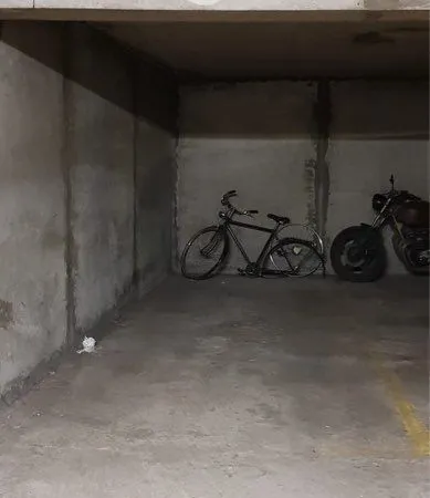 Place de parking couverte Métro Alexandre Dumas /. Avron 10m2