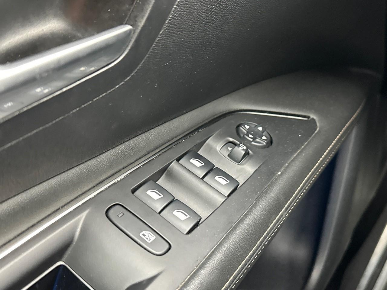 Peugeot 3008 hybrid4 300 e-eat8 gt — photo 18