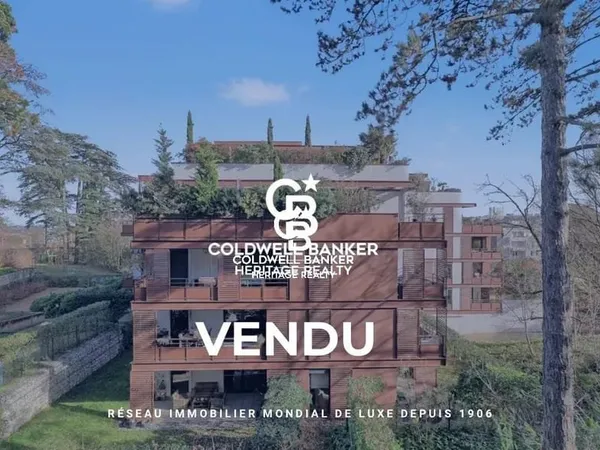Coldwell Banker vous présente - T2 avec balcon, garage et piscine