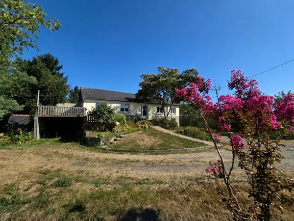 Maison en pierre 110m2 sur terrain d'environ 13 300m2 - 3 chambres