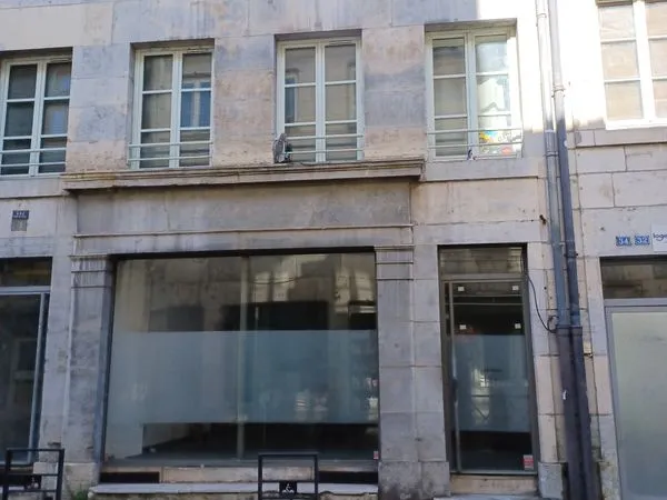 Local de 78 m² - 34 rue d'arènes - BESANCON