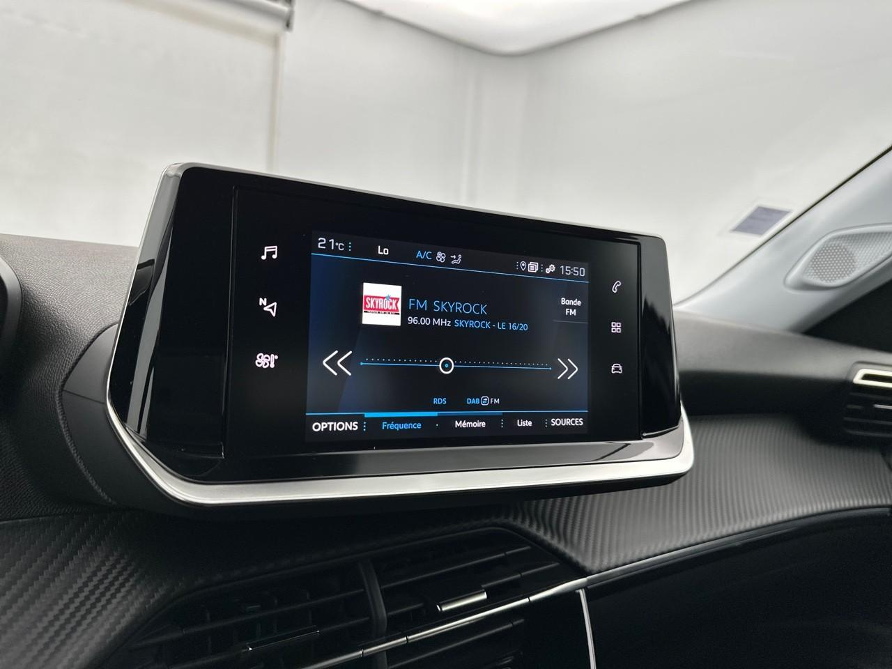 Peugeot 2008 puretech 130 s&s eat8 allure — photo 22
