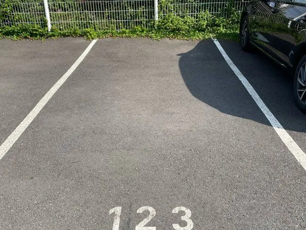 Place de parking sécurisée proche ESA
