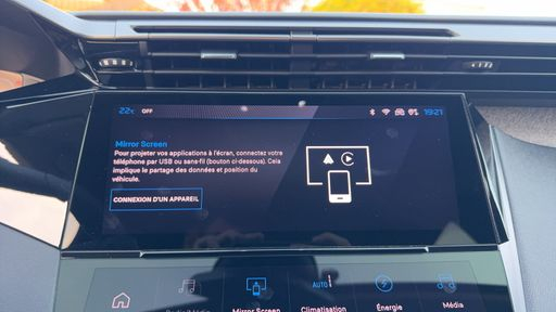 Peugeot 308 1.6 PureTech 180 Hybrid EAT8 - Allure Pack – 2022 – 42191 km – Hybride rechargeable – Boîte Automatique — photo 9