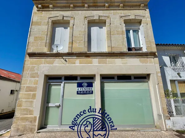 Local commercial 1 pièce 42 m²