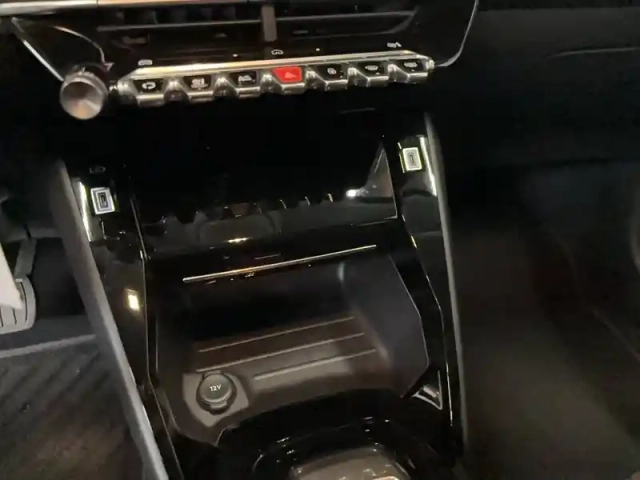 Peugeot 208 hybrid 100 e-dcs6 — photo 18