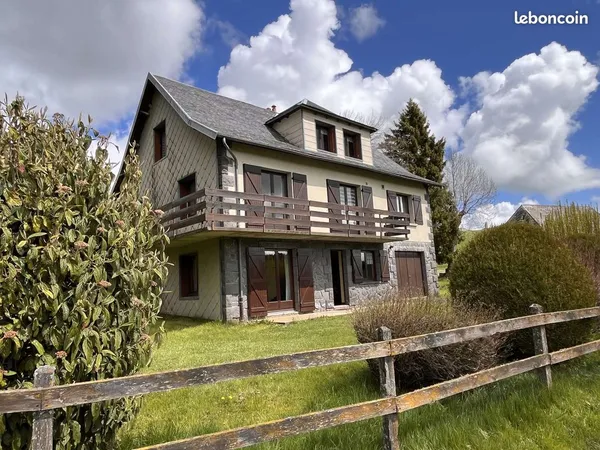 Grande Maison avec trois appartements proche Superbesse
