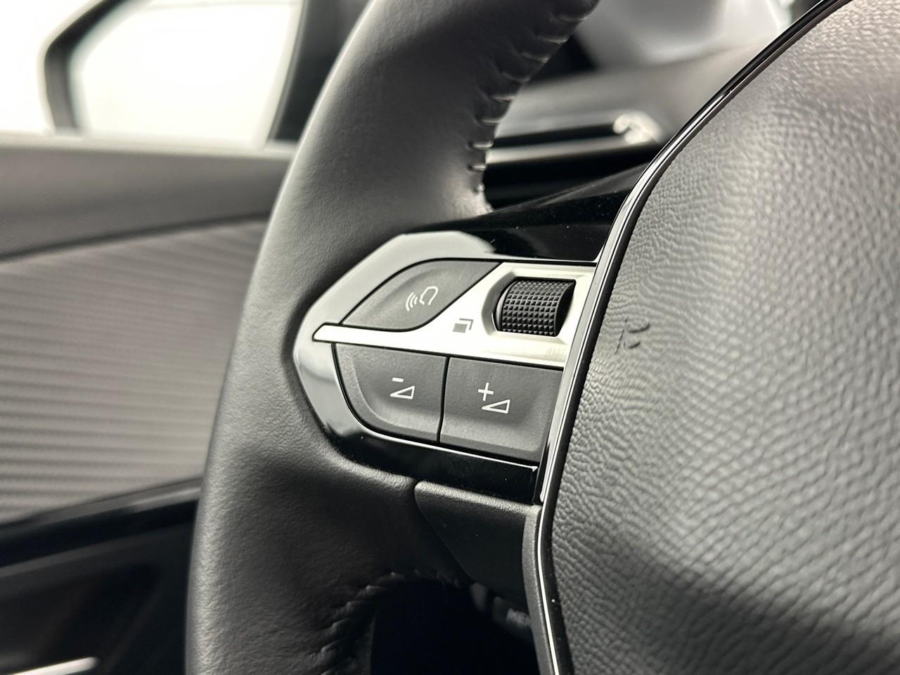 Peugeot 208 puretech 100 s&s bvm6 allure — photo 17