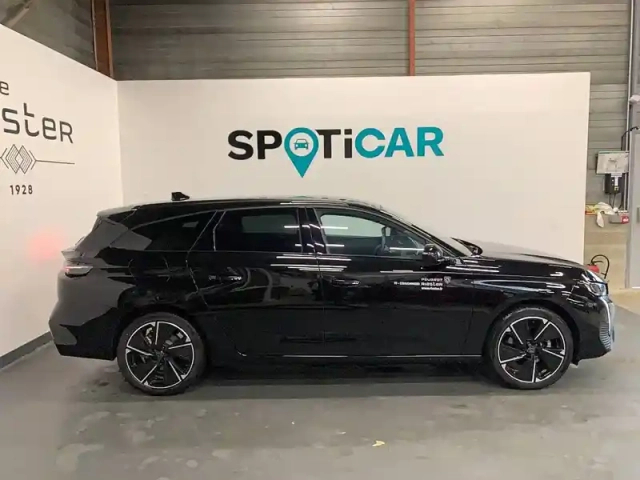 Peugeot 308 sw electrique 54 kwh 156ch — photo 17
