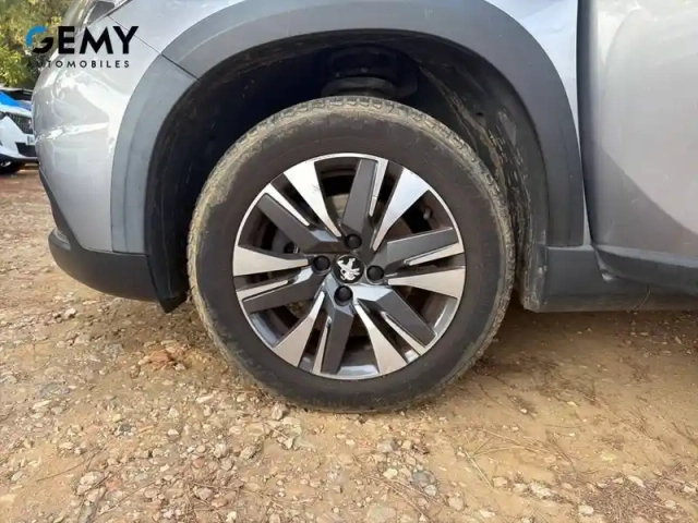 Peugeot 2008 puretech 110ch s&amp;s bvm6 — photo 11