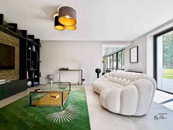 Maison 5 pièces 239 m²