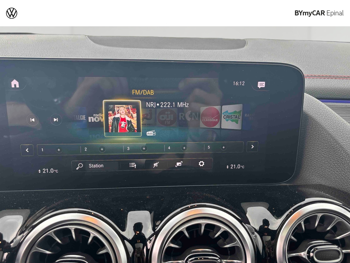Mercedes EQA 250 — photo 16