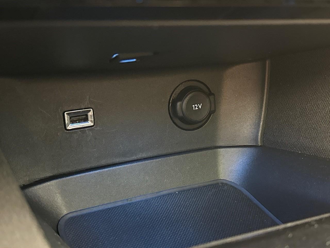 Peugeot 3008 hybrid 225 e-eat8 gt pack — photo 30