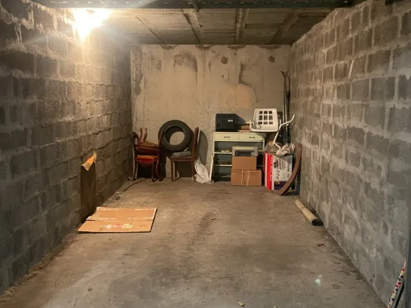 Parking/Garage/Box