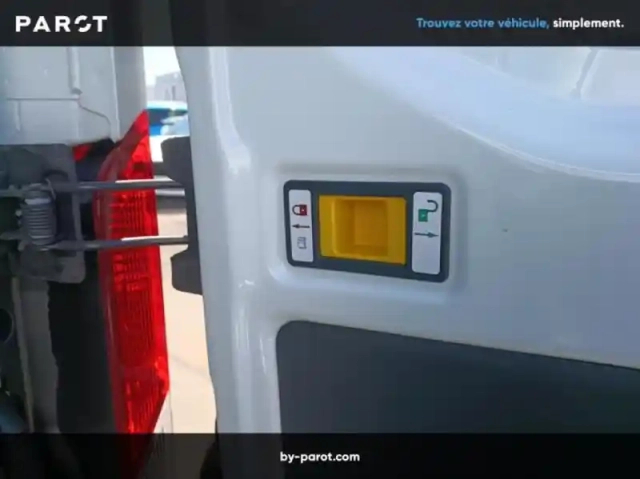Ford Transit fourgon fg t310 l2h2 2.0 ecoblue 130ch ambiente — photo 19