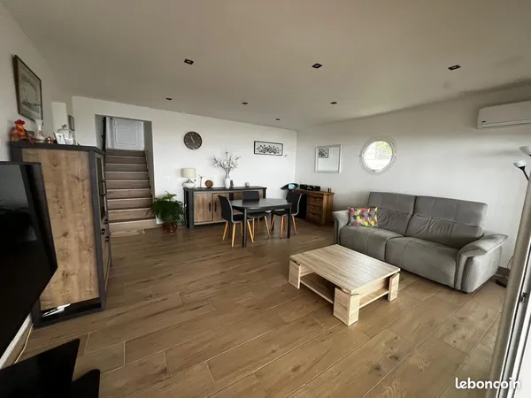 Villa 4 pièces avec grand jardin au calme et vu imprenable sur la mer