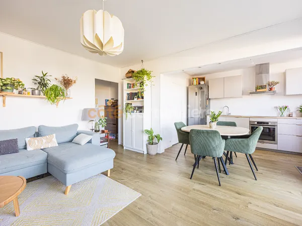 NANTES -- APPARTEMENT 3 PIÈCES -- 69 m² -- DOUBLE BALCON -- CAVE -- PLACE DE STATIONNEMENT