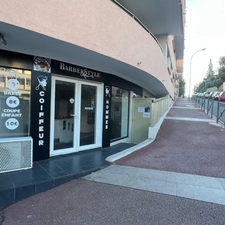 Bureau et espace de travail Location Saint-Raphaël 47m² 450€