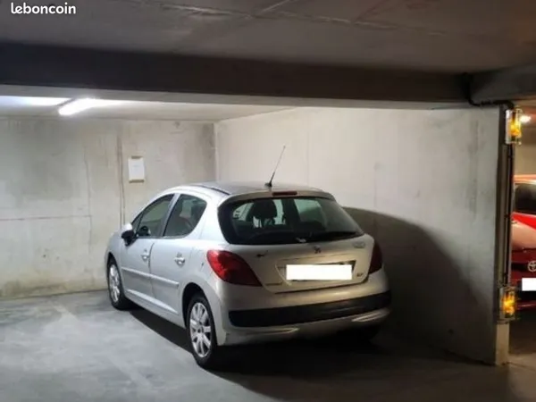 Loue place de parking résidence sécurisée proche gare