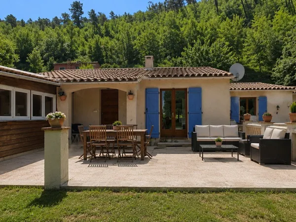 Tourette-Levens - Maison de plain-pied avec terrain plat et doub
