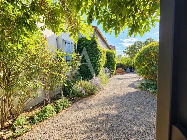 Maison 8 pièces 240 m²