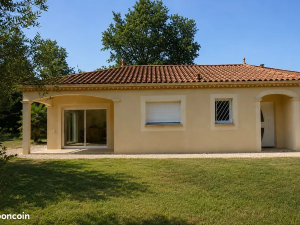 Maison plein pied 123m² avec terrain boisé