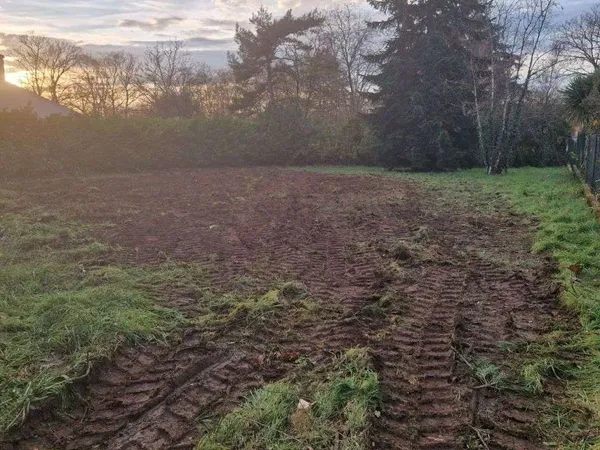 Terrain 673 m²