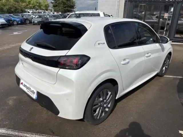 Peugeot 208 1.2 puretech 100ch s&amp;s style eat8 — photo 6