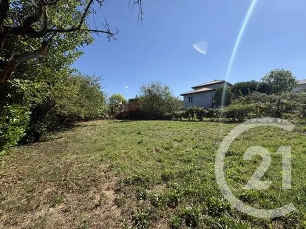 Terrain 400 m²