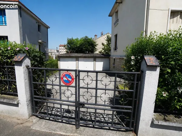Parking/box 48 m² Noisy-le-Sec