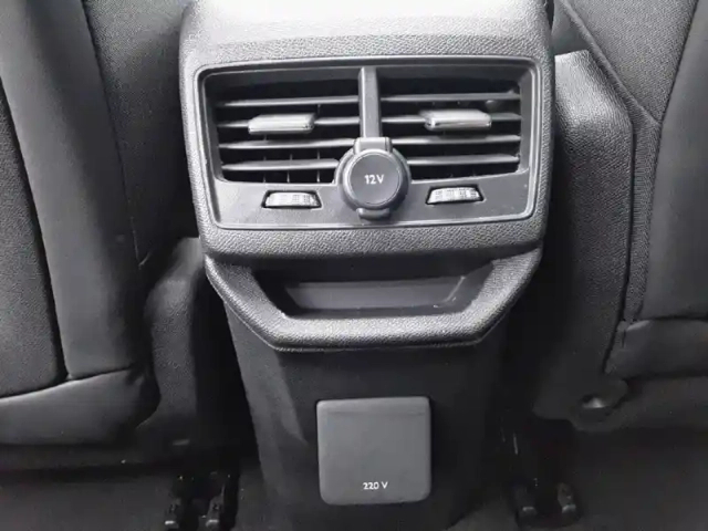 Peugeot 3008 hybrid4 300 e-eat8 — photo 20