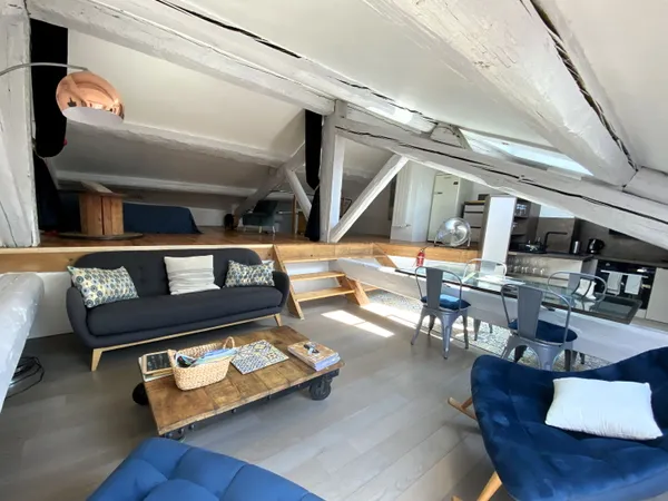 Vends Appartement atypique en duplex au coeur de l'intra-muros à Avignon - 1 chambre, 75m²