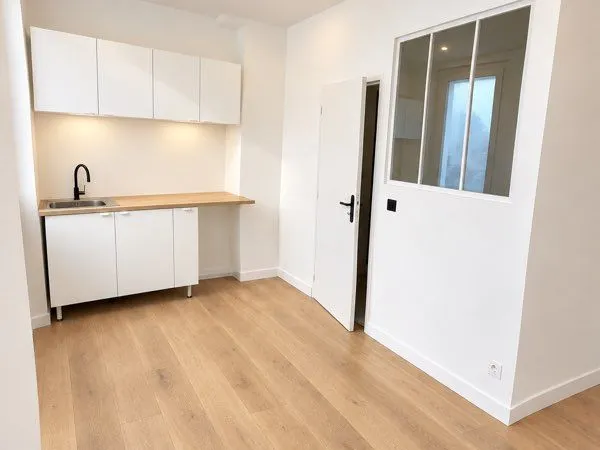 Studio refait à neuf - proche parc longchamp