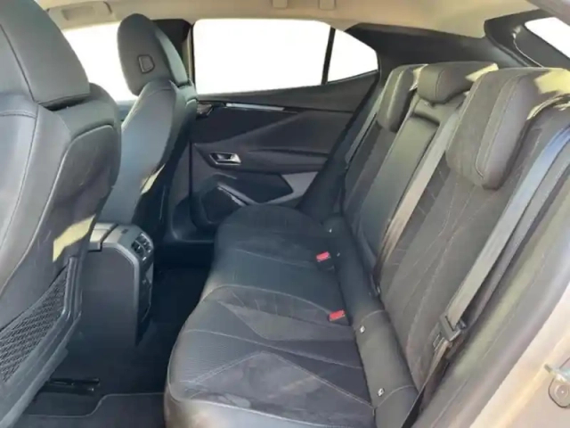 Ds Ds 4 essence 130 perfo line + auto toit ouvrant caméra régulateur adaptatif 1ère main — photo 12
