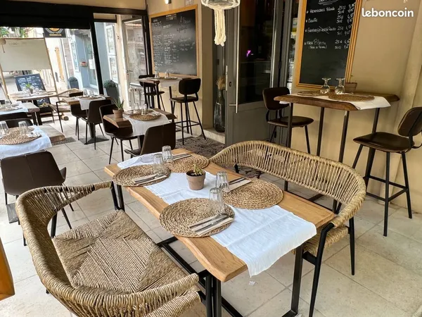 Restaurant / Bar à vendre au coeur du golf de Saint-Tropez - Le Plan-de-la-Tour (Var)