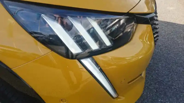 Peugeot 208 puretech 130 s&amp;s eat8 — photo 77