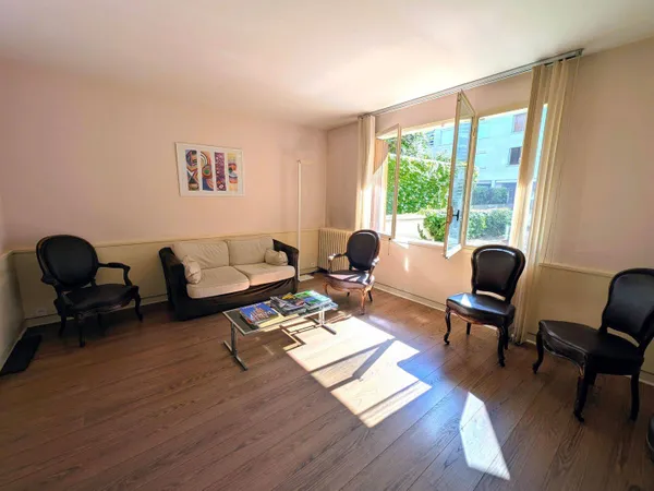 Local d'activité 63 m²