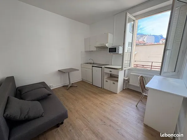A vendre 6 studios - Investissement locatif d'environ 10%