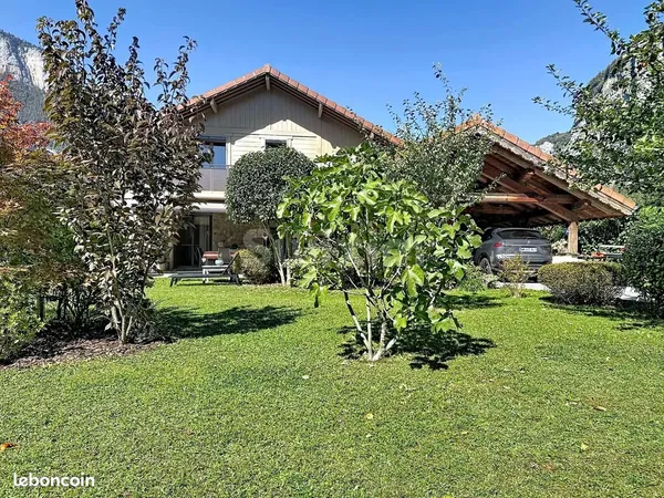 Propriété 8 pièces 145 m²