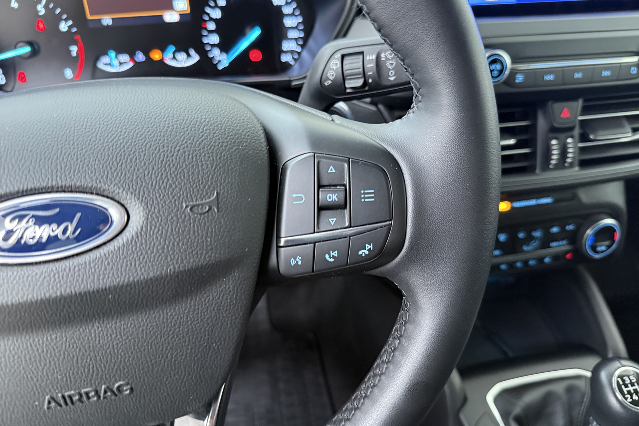 Ford Focus SW — photo 15