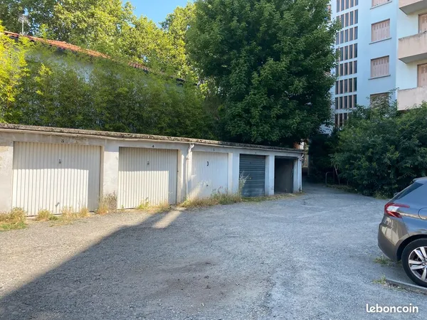 Garage St Michel / Le Busca