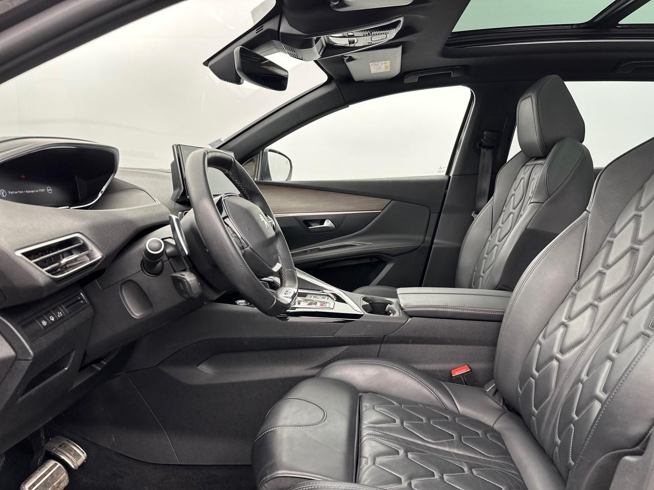 Peugeot 3008 puretech 130ch s&s eat8 gt pack — photo 9