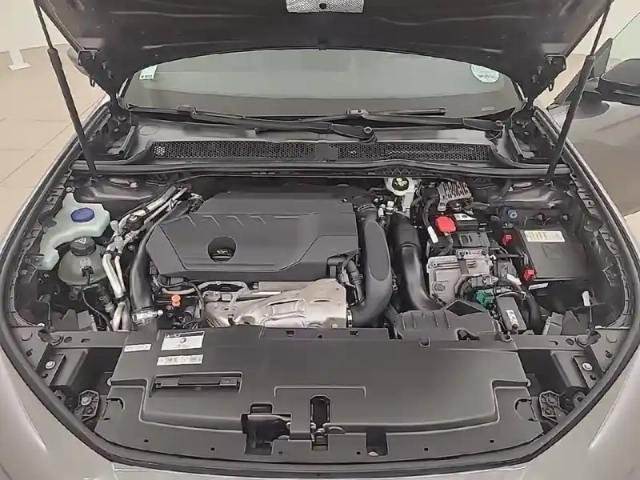 Peugeot 508 hybrid 225 e-eat8 — photo 51