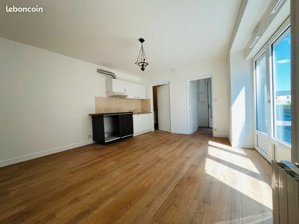 T2 de 40 m² | entièrement rénové | situé en plein coeur du centre-bourg de Bouvron