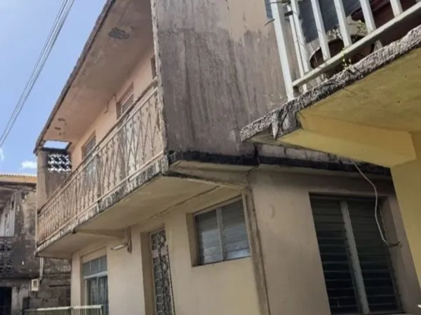 Maison en dur de type T5