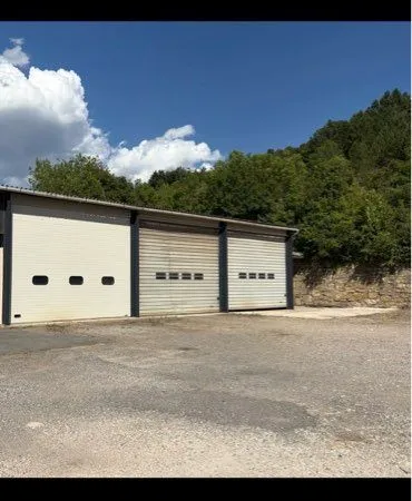 À louer entrepôt / hangar