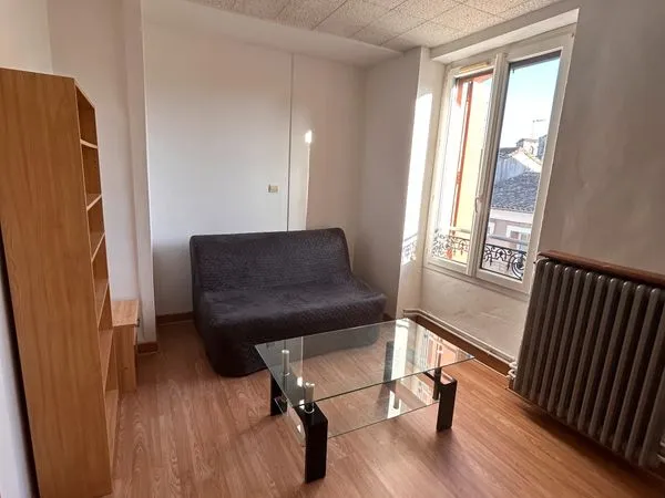Particulier loue Studio/F1 meublé