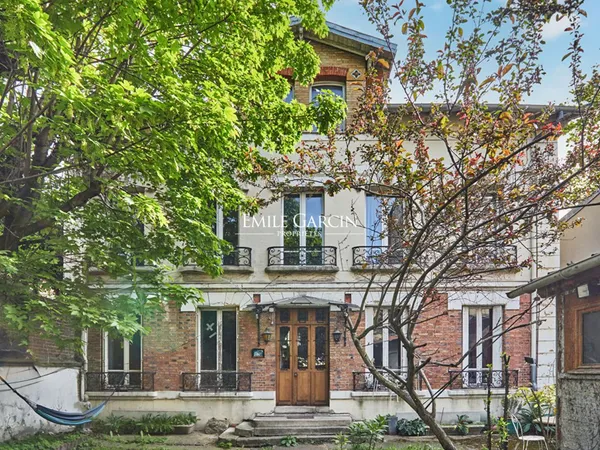 A vendre - Maison avec dépendance - 93200 Saint-Denis - Jardin - Garage