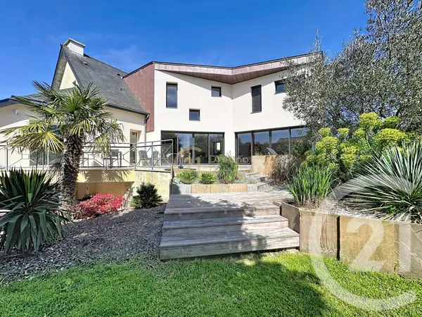 Maison 8 pièces 214 m²